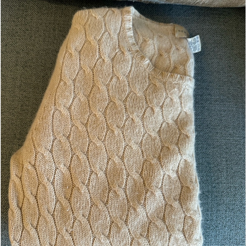 Brand New Scotland, size small, color cream